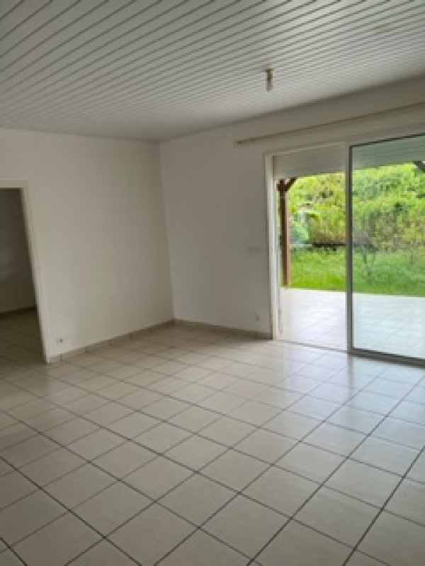 Offres de location Appartement MACOURIA TONATE 97355